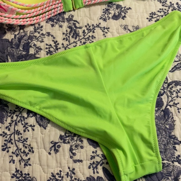 34B VS Neon Green Bikini 👙 - Picture 7 of 8